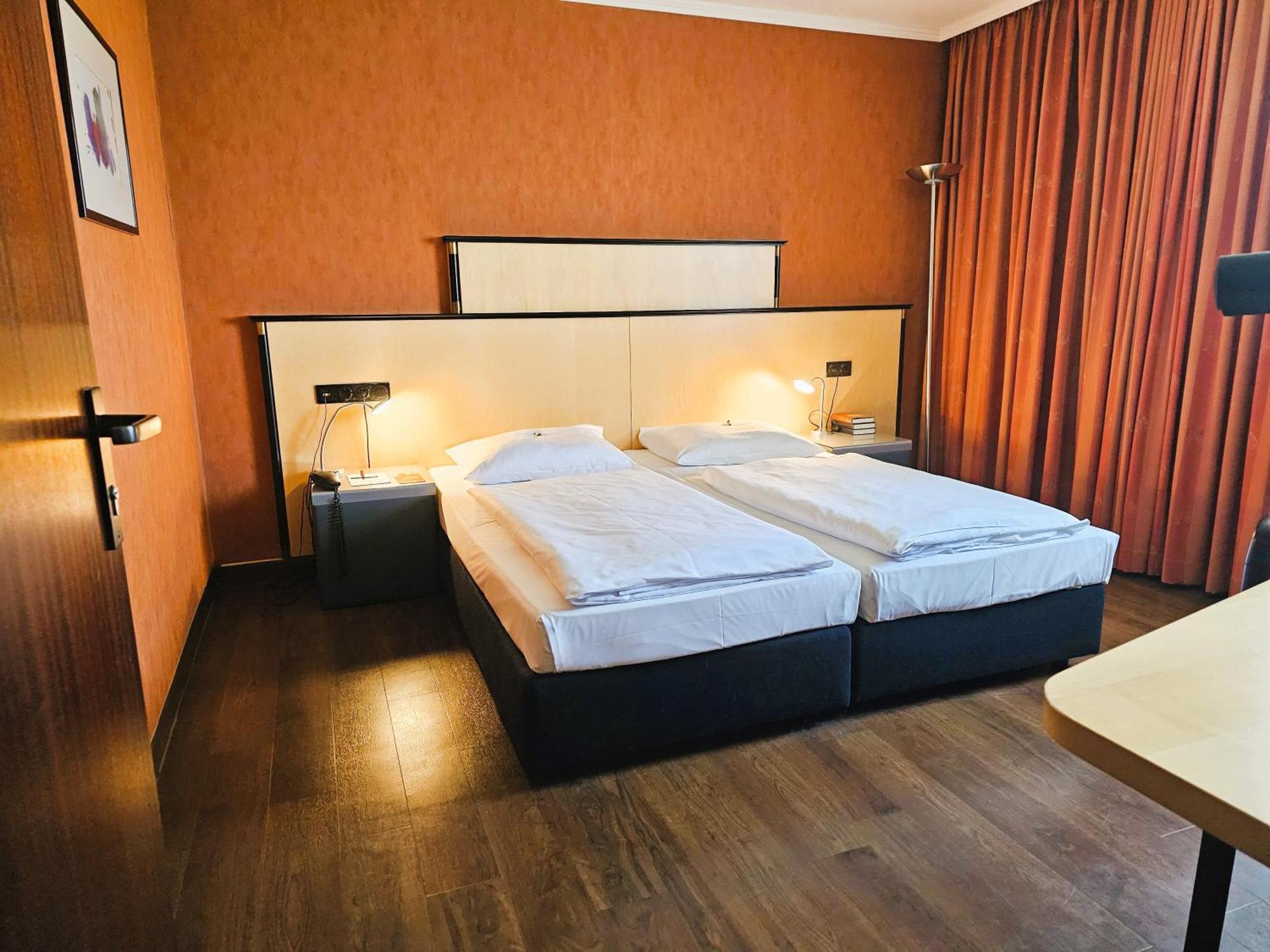 Arvena Park Hotel Нюрнберг Экстерьер фото